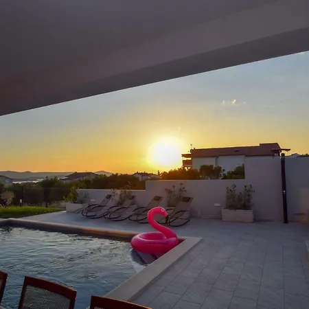 Morena Villa *